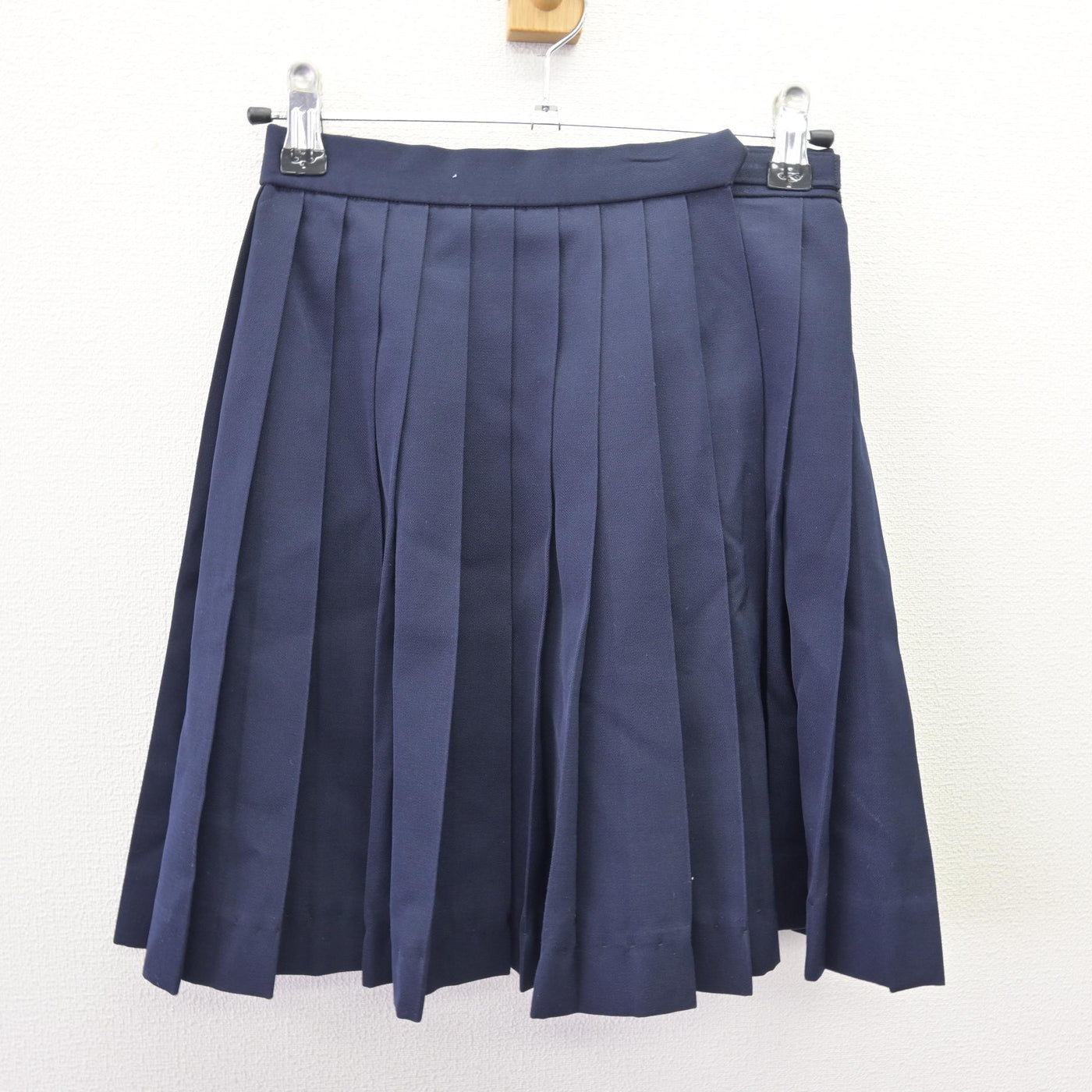 【中古】 学校名不明 女子制服 2点 (セーラー服・スカート) sf113190