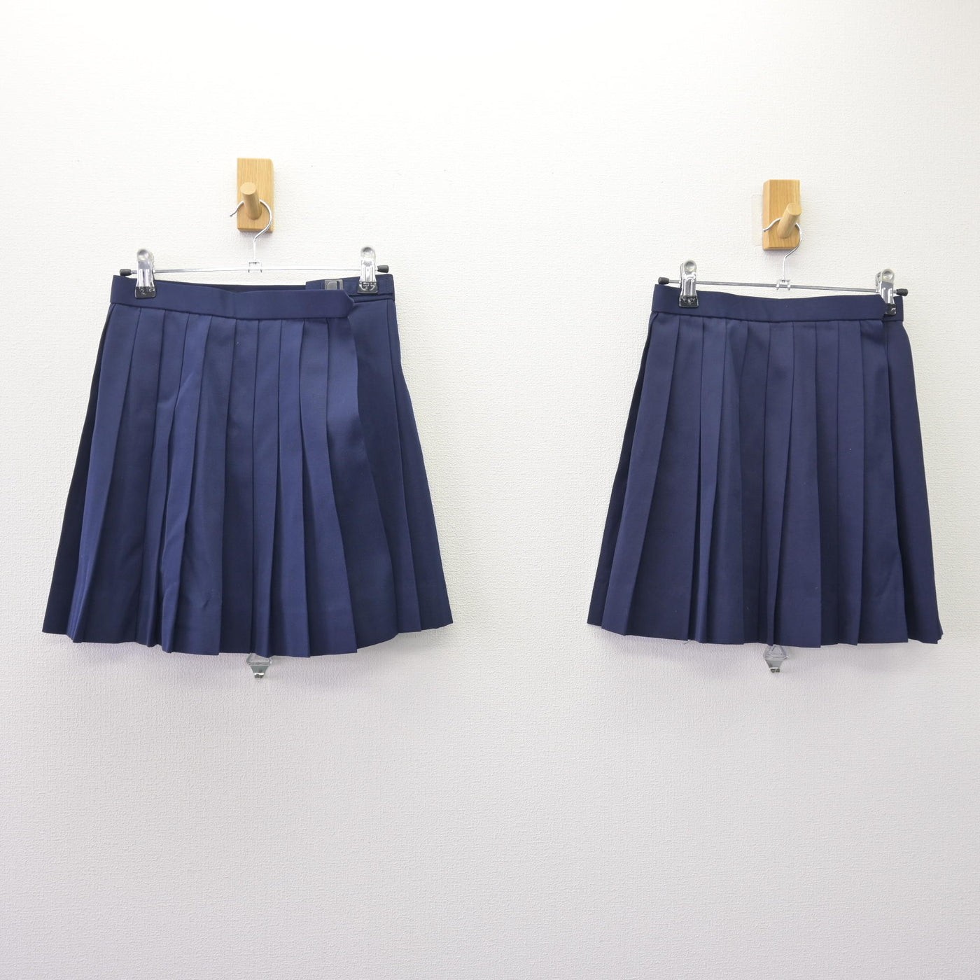 【中古】 学校名不明 女子制服 4点 (セーラー服・スカート) sf113191