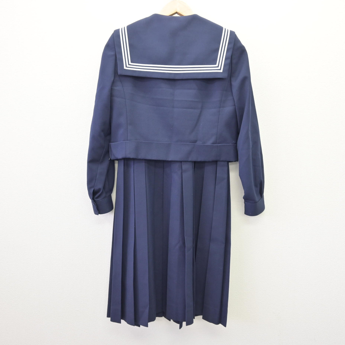 【中古】福岡県 泉中学校 女子制服 2点 (セーラー服・ジャンパースカート) sf113293