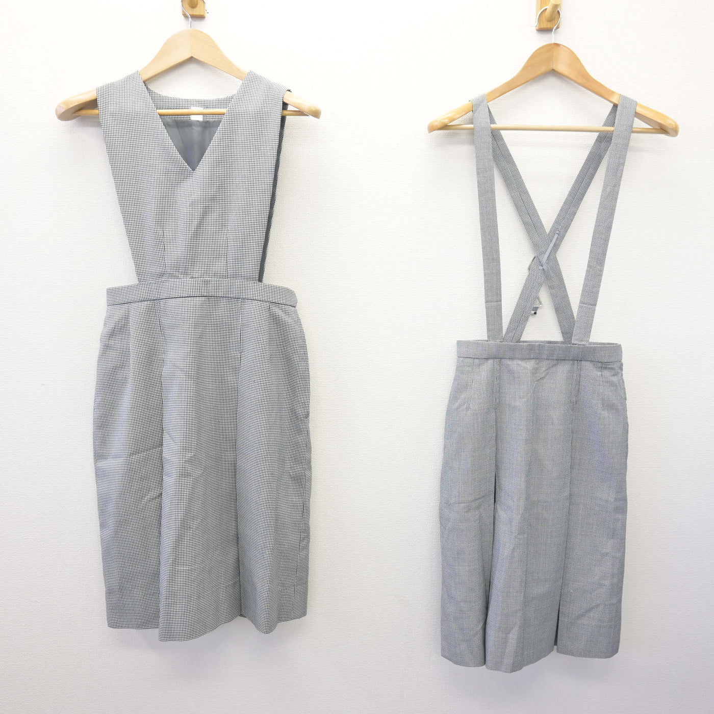 【中古】兵庫県 真砂中学校 女子制服 2点 (ジャンパースカート・スカート) sf113325