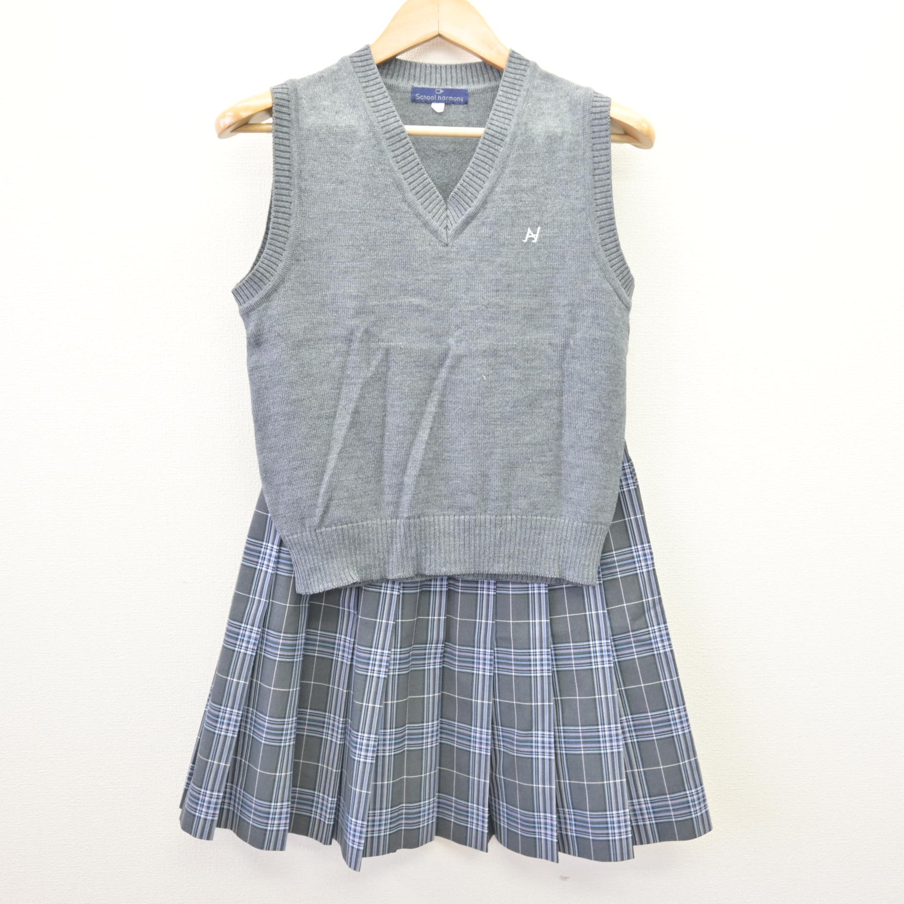 中古】神奈川県 綾瀬西高等学校 女子制服 2点 (ニットベスト・スカート 