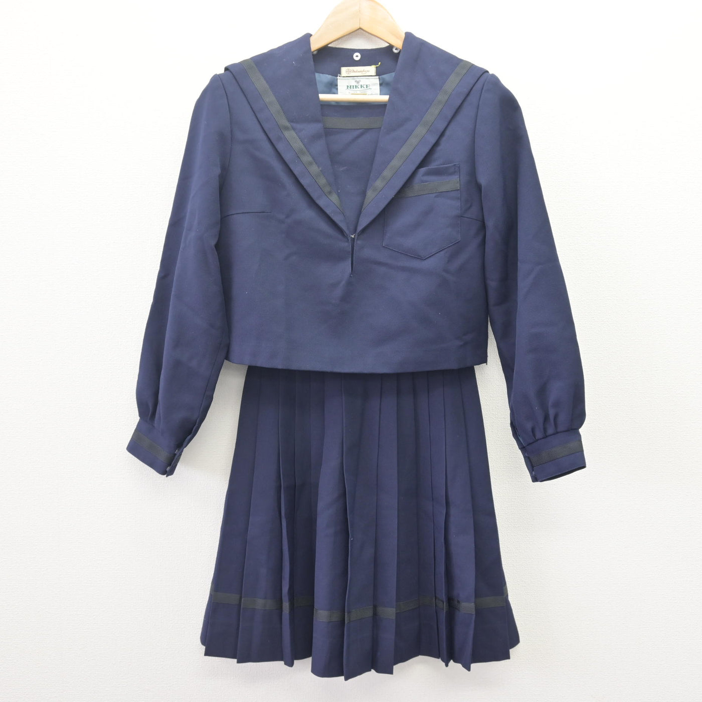 【中古】愛知県 明和高等学校 女子制服 2点 (セーラー服・スカート) sf113743