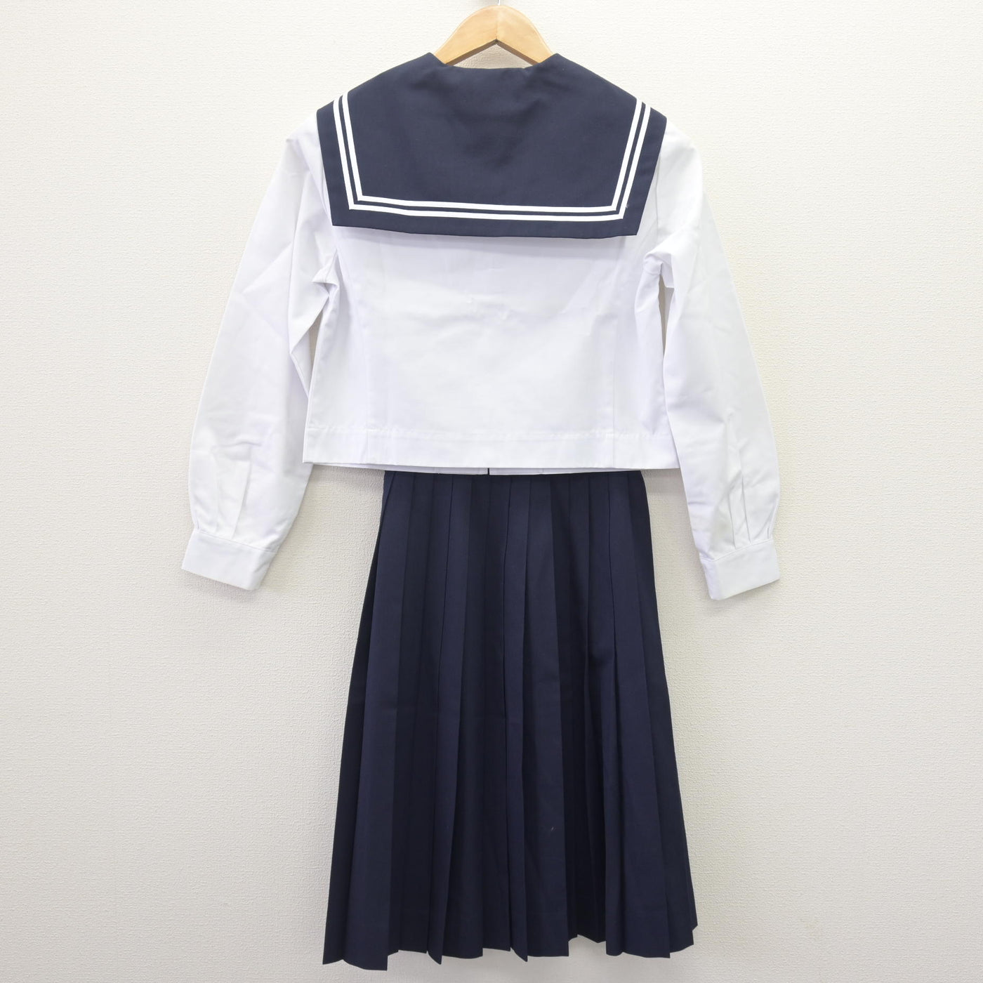 【中古】愛知県 横須賀高等学校 女子制服 3点 (セーラー服・スカート) sf113749