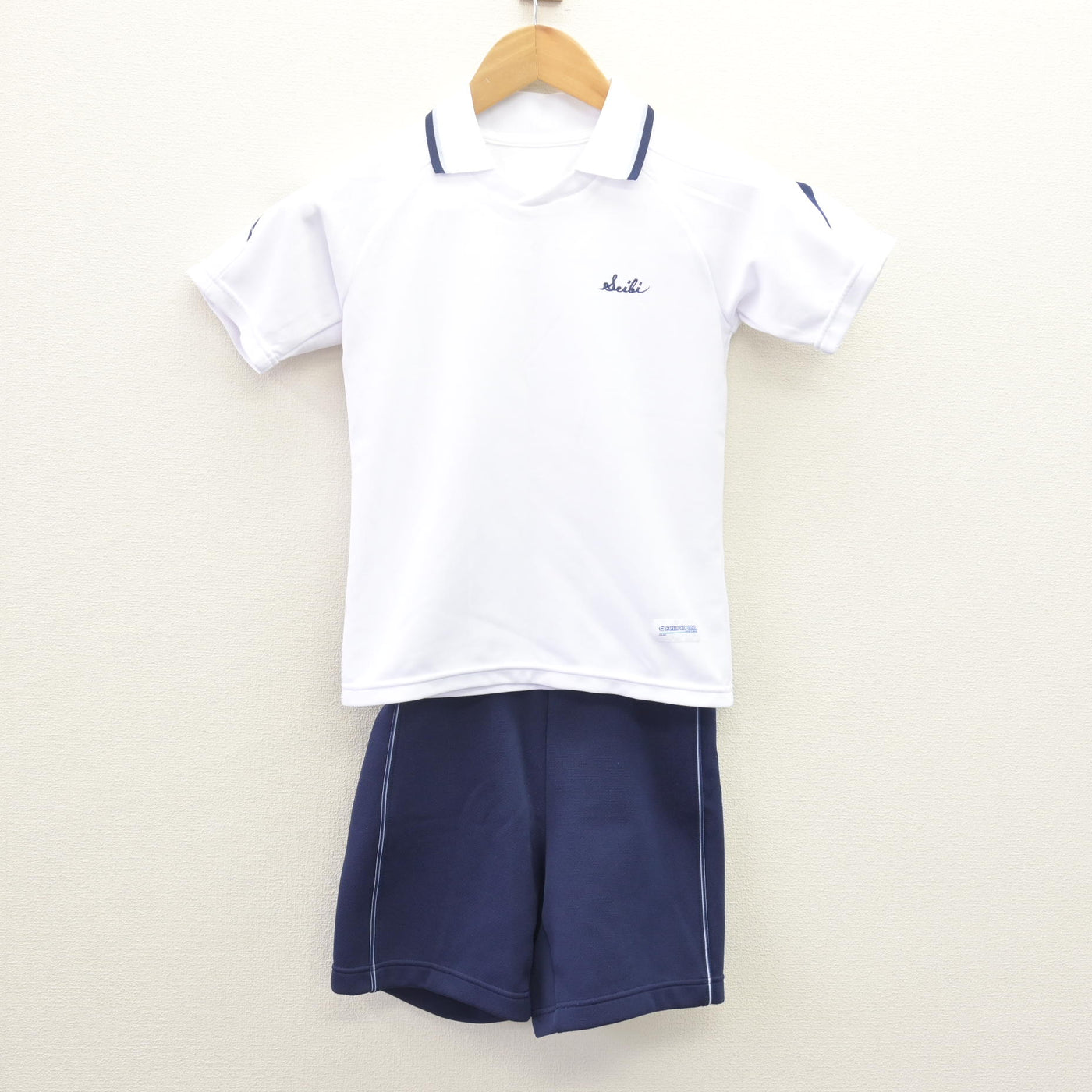【中古】東京都 サレジアン国際学園目黒星美小学校 女子制服 2点 (体操服 上・体操服 下) sf113774
