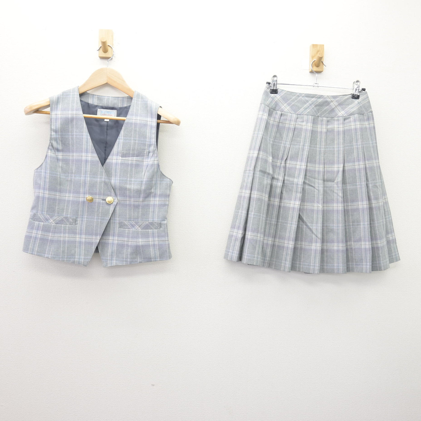 【中古】青森県 柴田学園大学附属柴田学園高等学校 女子制服 3点 (ベスト・スカート) sf113806