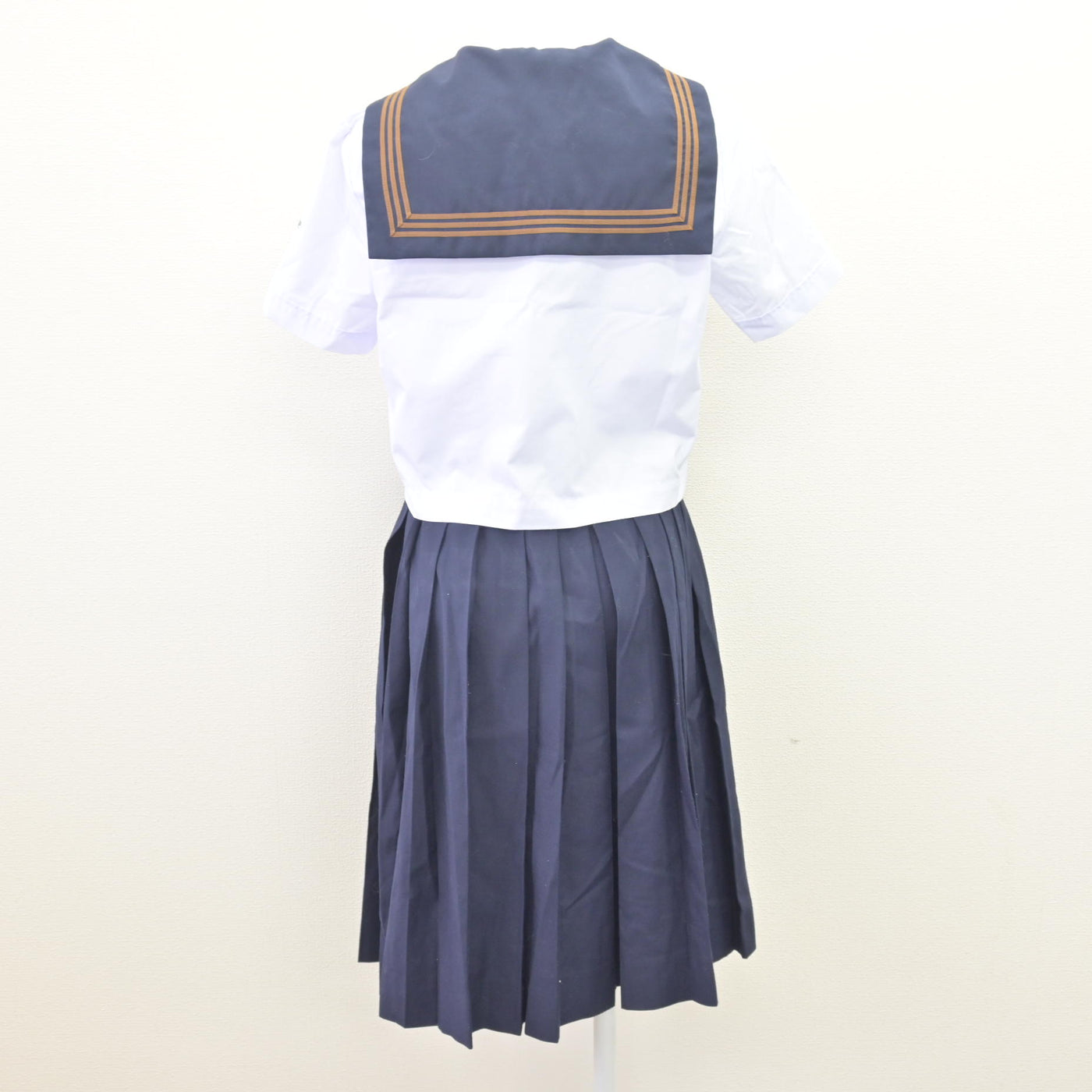 【中古】東京都 関東国際高等学校 女子制服 2点 (セーラー服・スカート) sf113809