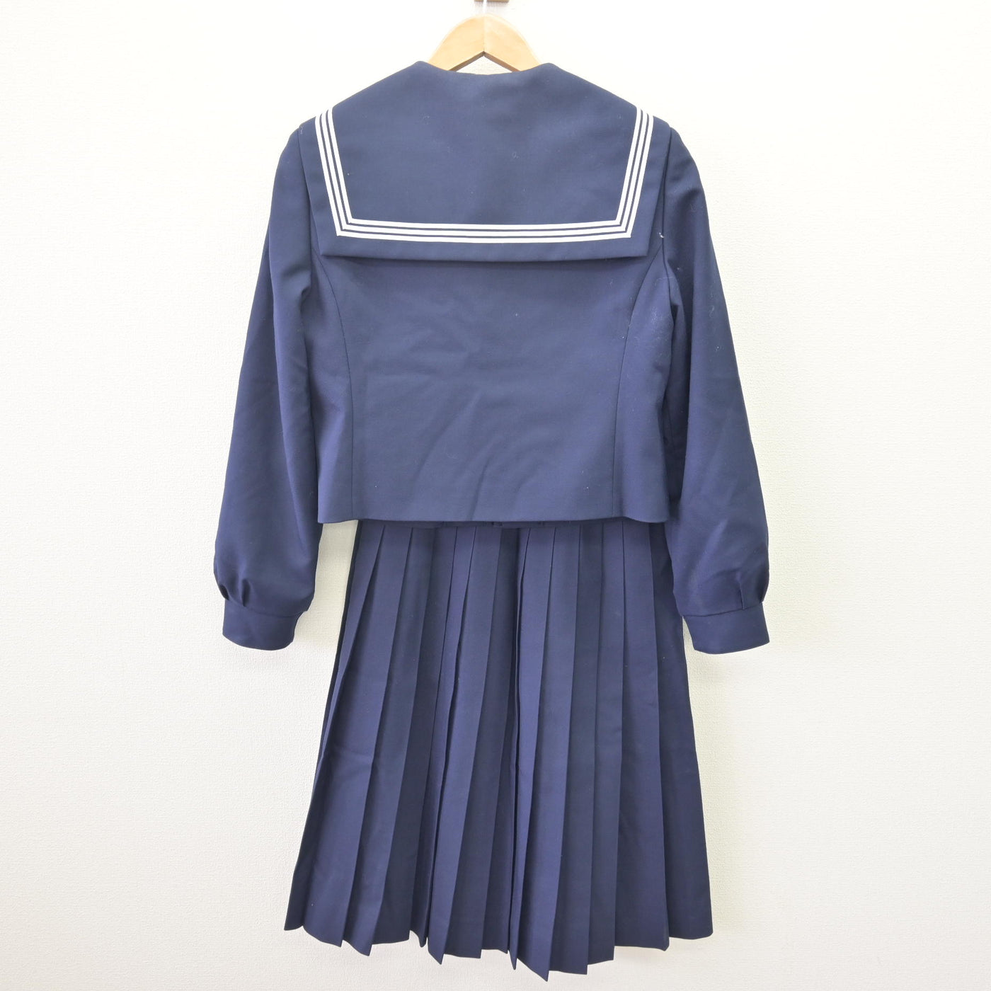【中古】愛知県 今伊勢中学校 / 旧制服 女子制服 3点 (セーラー服・スカート) sf113840