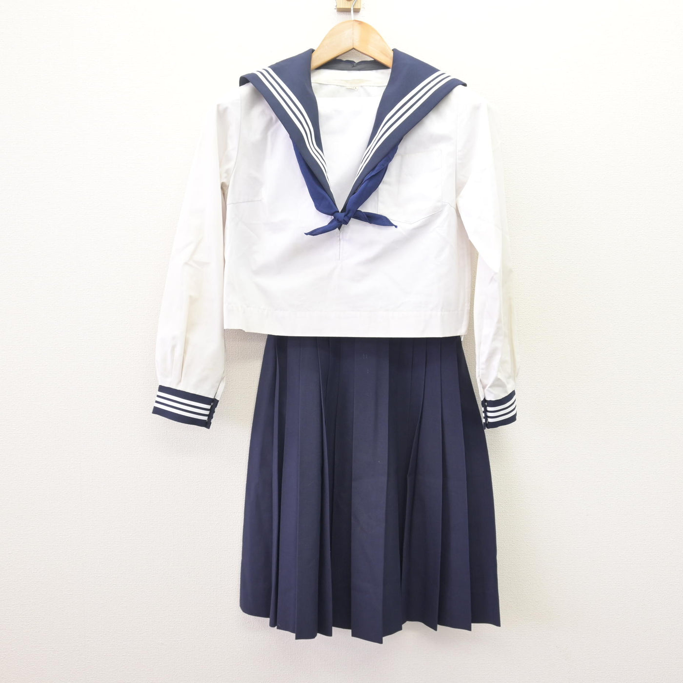 【中古】愛知県 愛知教育大学附属名古屋中学校 女子制服 3点 (セーラー服・スカート) sf113866