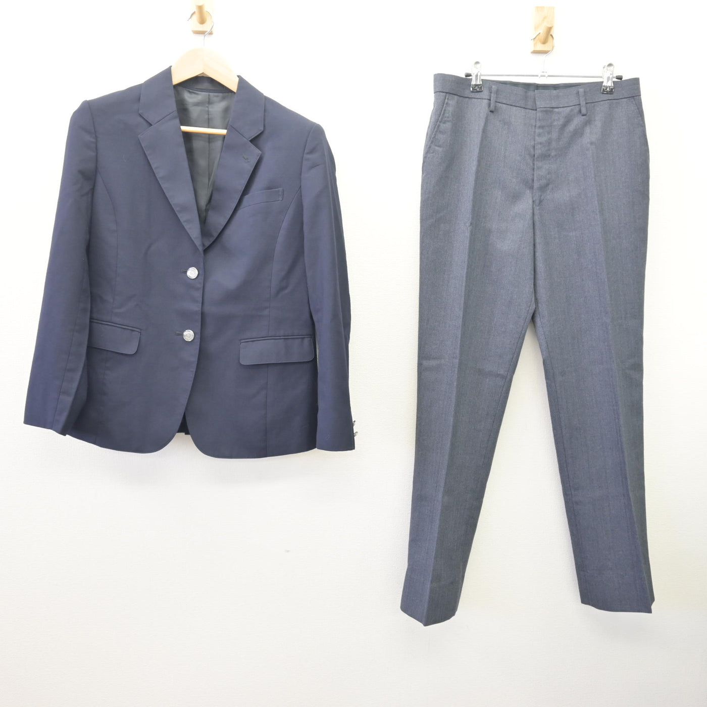 【中古】東京都 飛鳥高等学校 女子制服 3点 (ブレザー・ズボン) sf113900