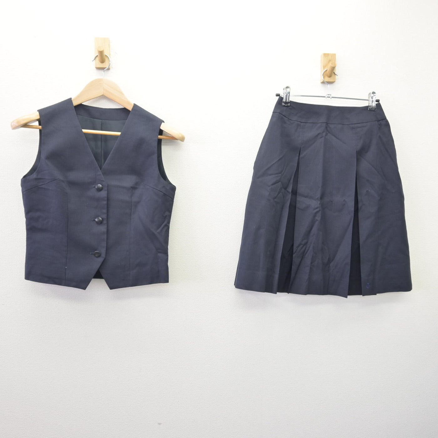 【中古】埼玉県 豊岡高等学校 女子制服 2点 (ベスト・スカート) sf113906