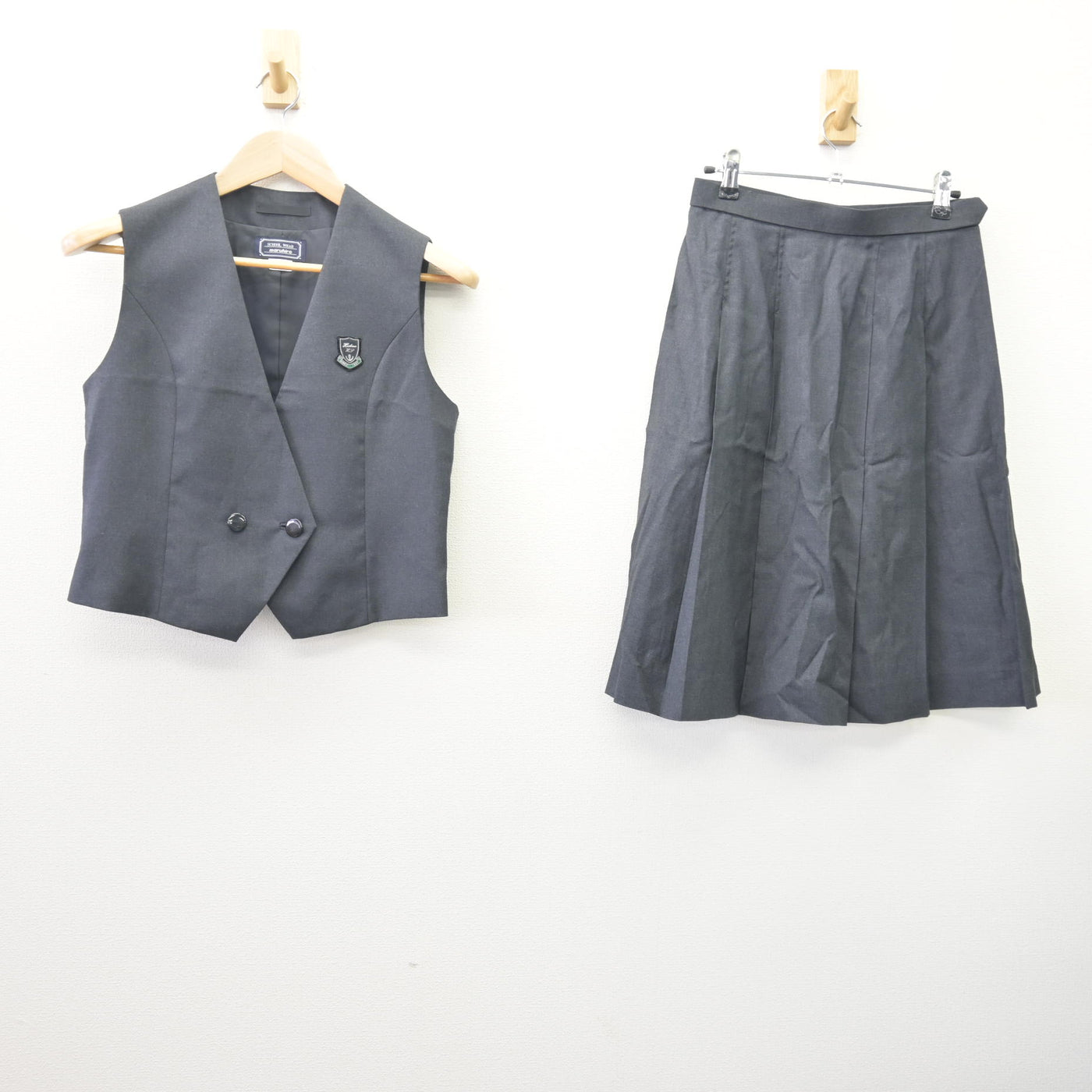 【中古】埼玉県 星野高等学校 女子制服 2点 (ベスト・スカート) sf113908