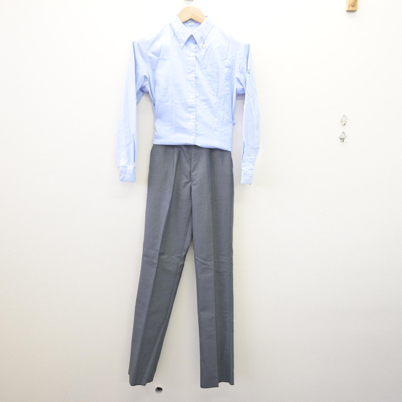 【中古】東京都 上野学園高等学校 女子制服 2点 (シャツ・ズボン) sf113976