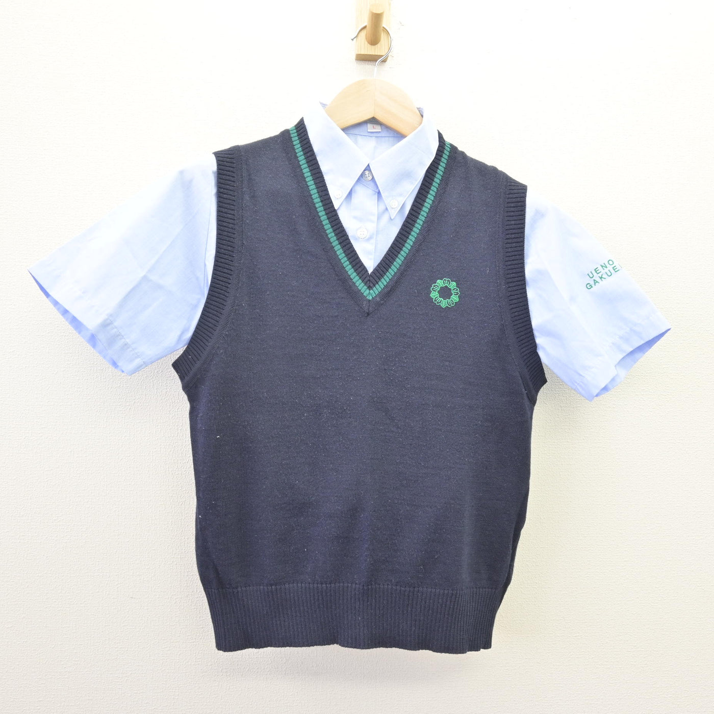 【中古】東京都 上野学園高等学校 女子制服 2点 (ニットベスト・シャツ) sf113980