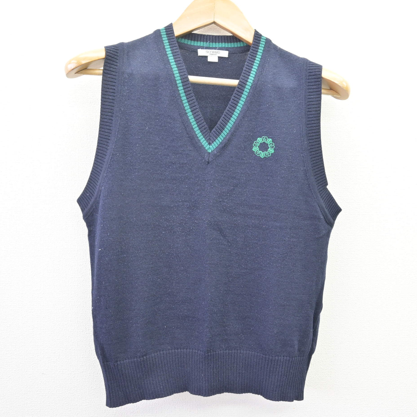 【中古】東京都 上野学園高等学校 女子制服 2点 (ニットベスト・シャツ) sf113980