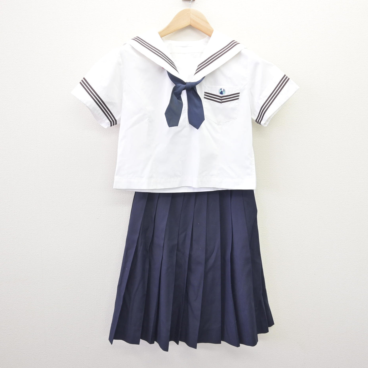 【中古】神奈川県 横浜富士見丘学園高等学校 女子制服 5点 (セーラー服・その他アイテム・スカート) sf113987
