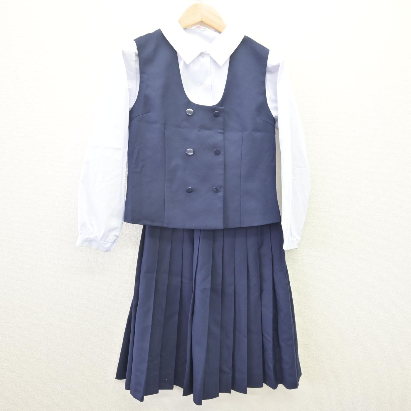 【中古】埼玉県 大砂土中学校 女子制服 4点 (ブレザー・ベスト・シャツ・スカート) sf113989