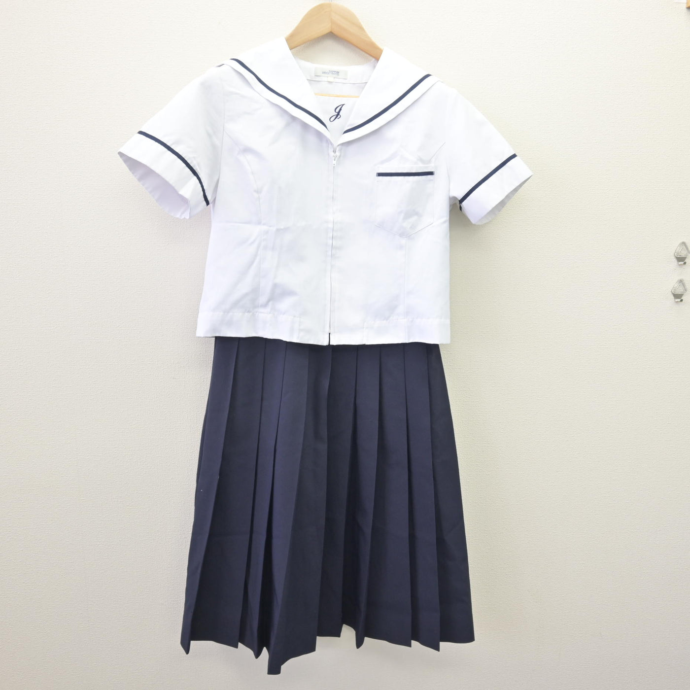 【中古】福岡県 福岡工業大学附属城東高等学校 女子制服 4点 (セーラー服・その他アイテム・スカート) sf113992