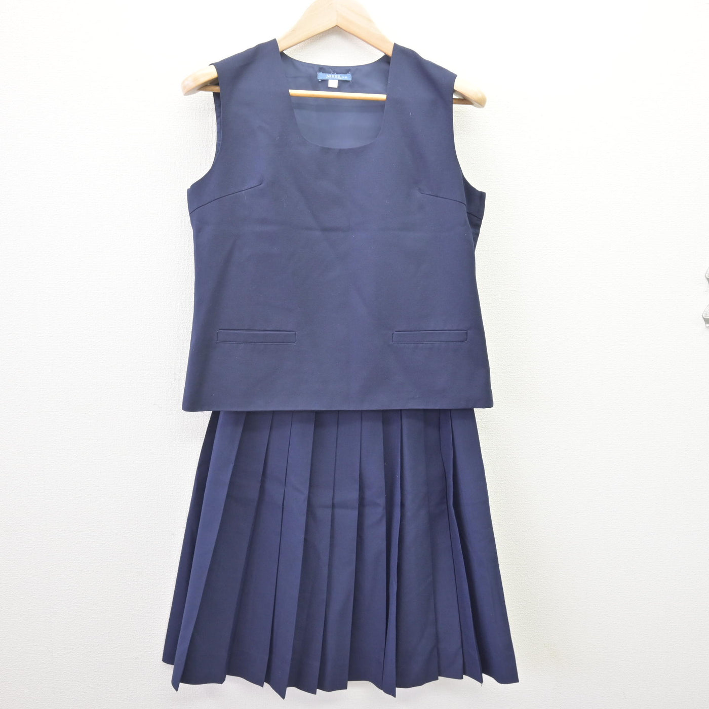 【中古】兵庫県 三木中学校 女子制服 2点 (ベスト・スカート) sf113997