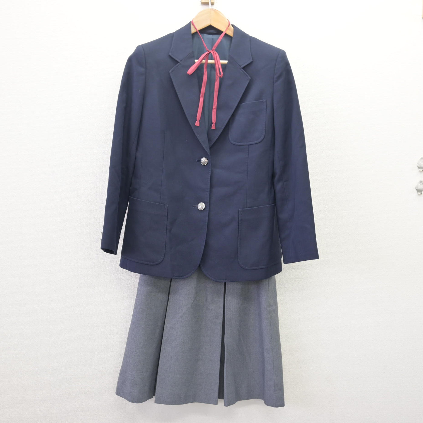【中古】北海道 真駒内曙中学校 女子制服 4点 (ブレザー・ベスト・スカート) sf114010