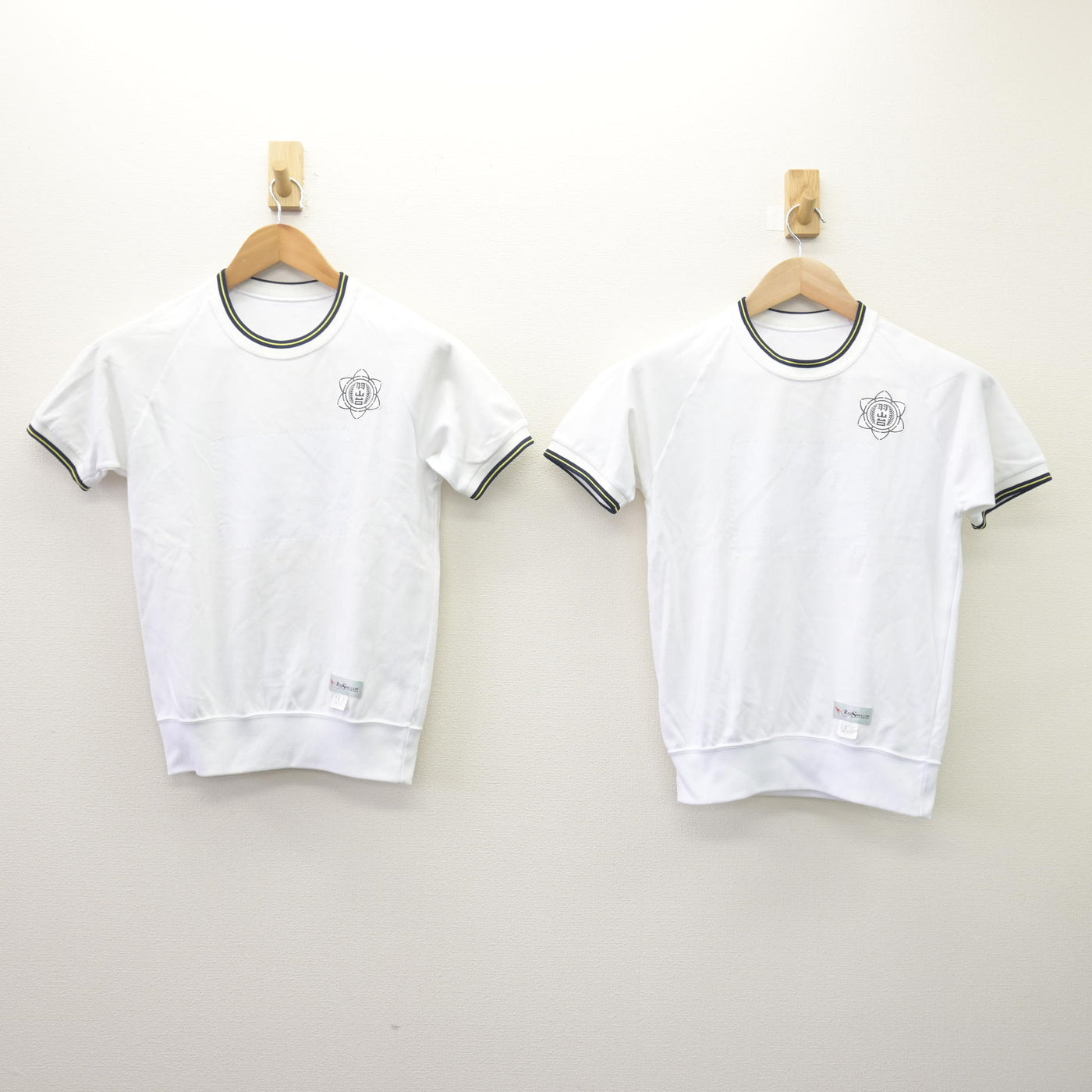 【中古】福岡県 羽山台小学校 女子制服 2点 (体操服 上) sf114028