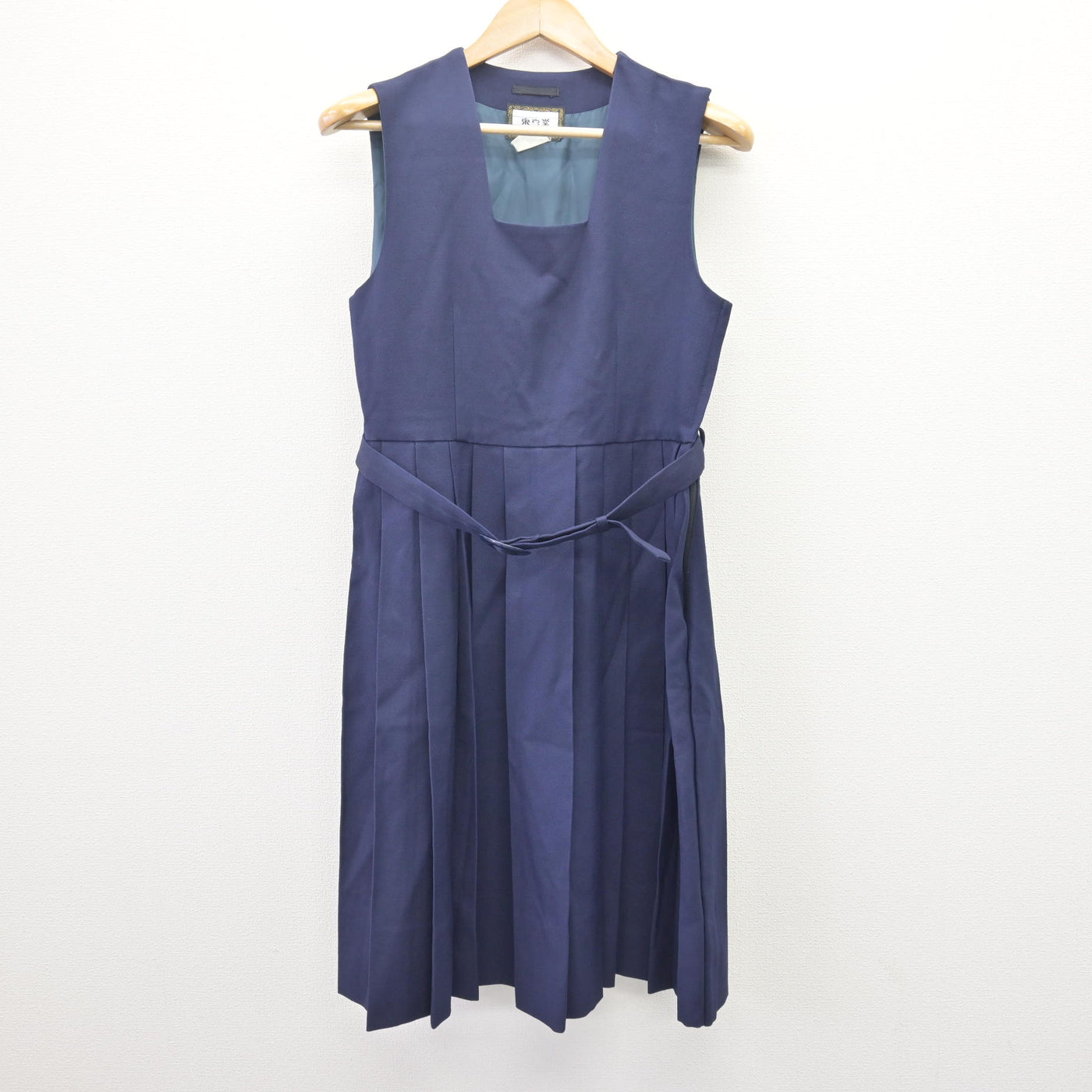 【中古】 学校名不明 女子制服 2点 (セーラー服・ジャンパースカート) sf114029