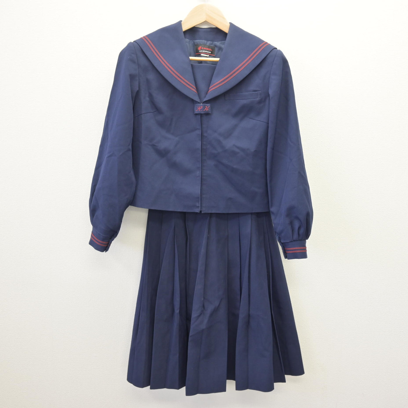【中古】山梨県 韮崎東中学校 女子制服 2点 (セーラー服・スカート) sf114045