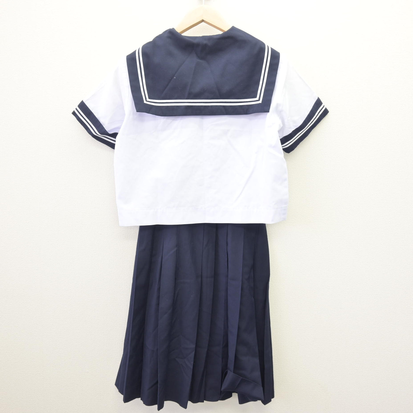 【中古】山梨県 韮崎東中学校 女子制服 2点 (セーラー服・スカート) sf114047