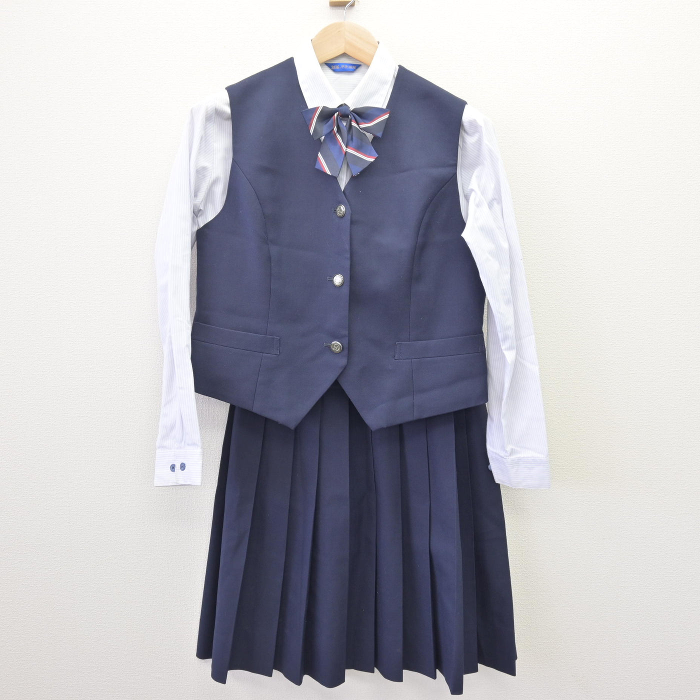 【中古】山梨県 山梨学院高等学校 女子制服 6点 (ブレザー・ベスト・シャツ・スカート) sf114061