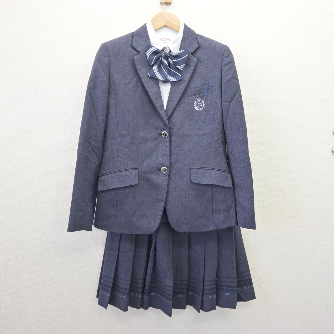 【中古】福井県 武生商工高等学校 女子制服 4点 (ブレザー・シャツ・スカート) sf114076