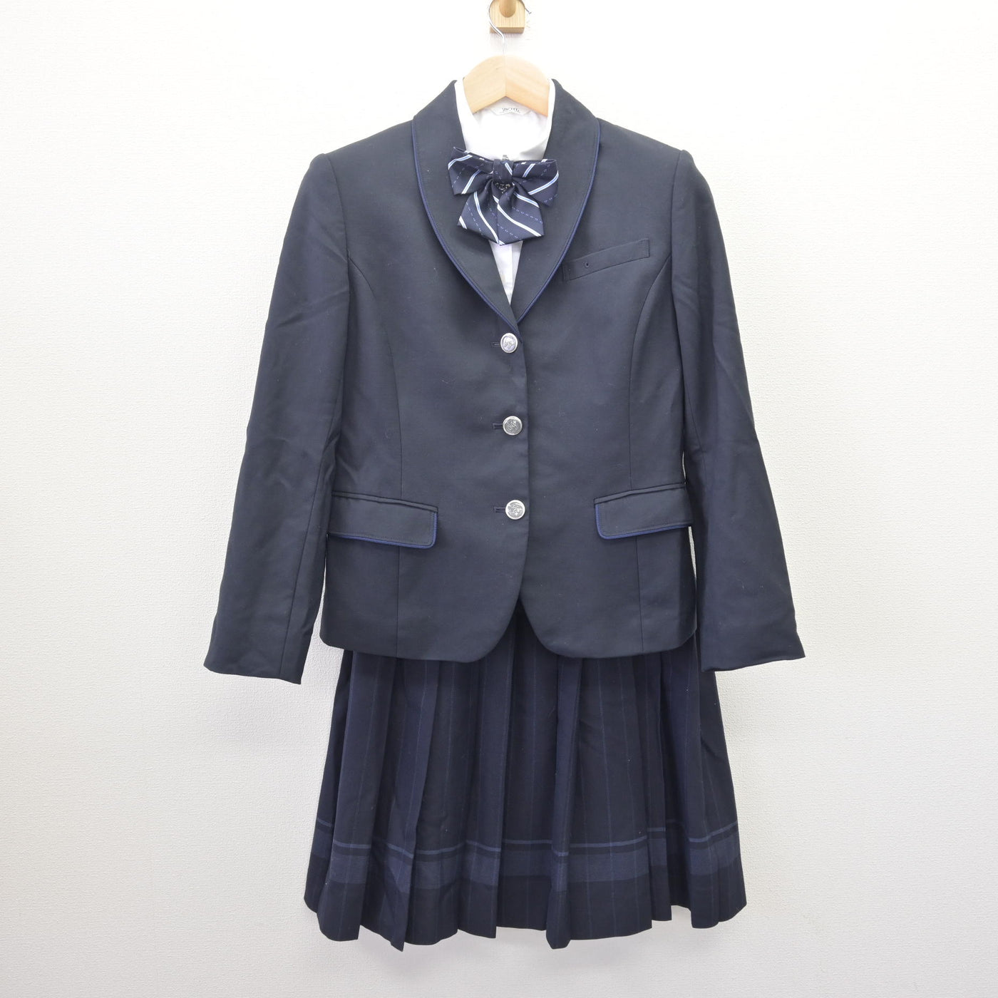 【中古】鹿児島県 鹿屋女子高等学校 女子制服 4点 (ブレザー・シャツ・スカート) sf114086