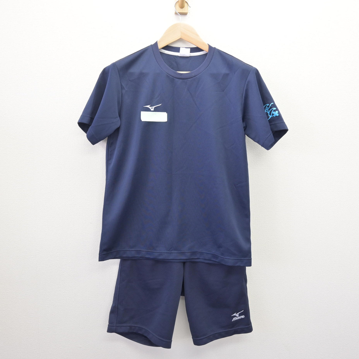【中古】鹿児島県 鹿屋女子高等学校 女子制服 2点 (体操服 上・体操服 下) sf114090
