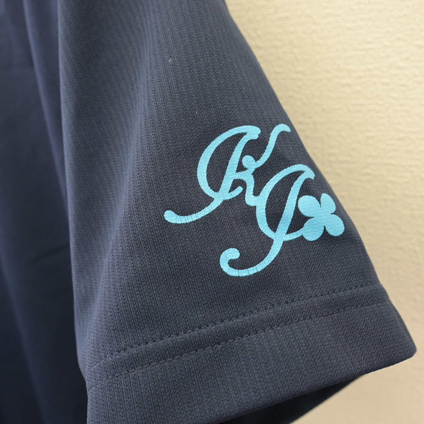 【中古】鹿児島県 鹿屋女子高等学校 女子制服 2点 (体操服 上・体操服 下) sf114090