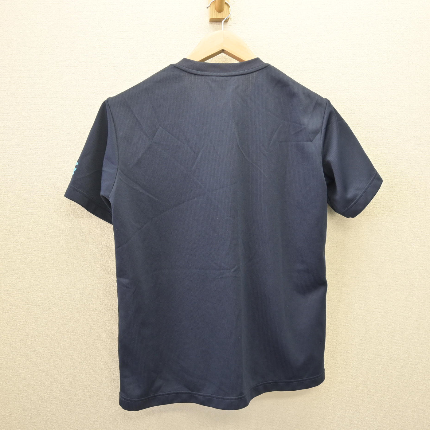 【中古】鹿児島県 鹿屋女子高等学校 女子制服 2点 (体操服 上・体操服 下) sf114090