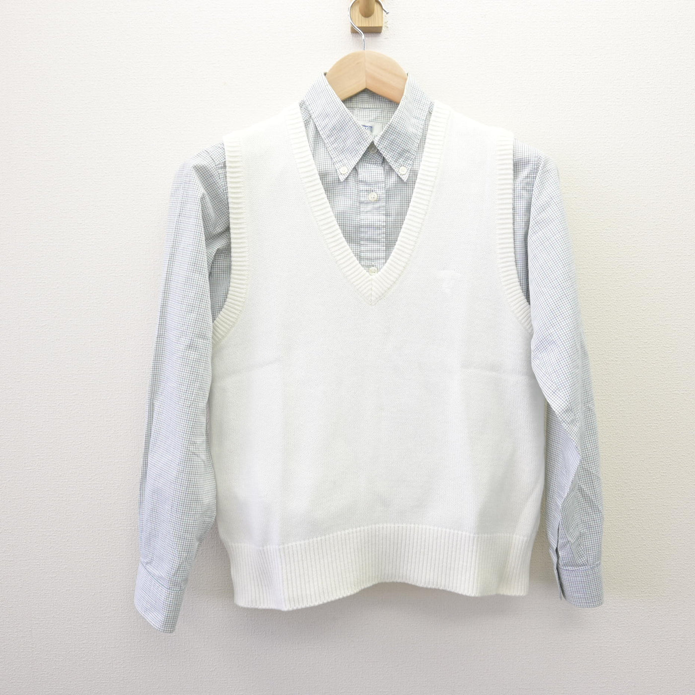 【中古】東京都 帝京中学校 女子制服 2点 (ニットベスト・シャツ) sf114104