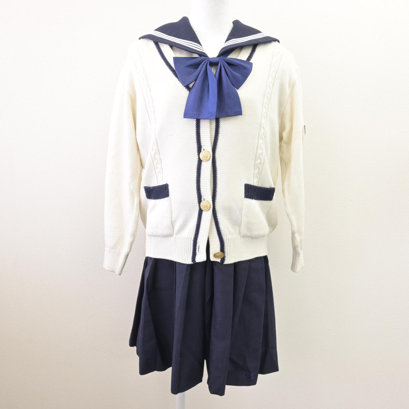 【中古】福岡県 博多女子高等学校 女子制服 4点 (ニット・セーラー服・ジャンパースカート) sf114124