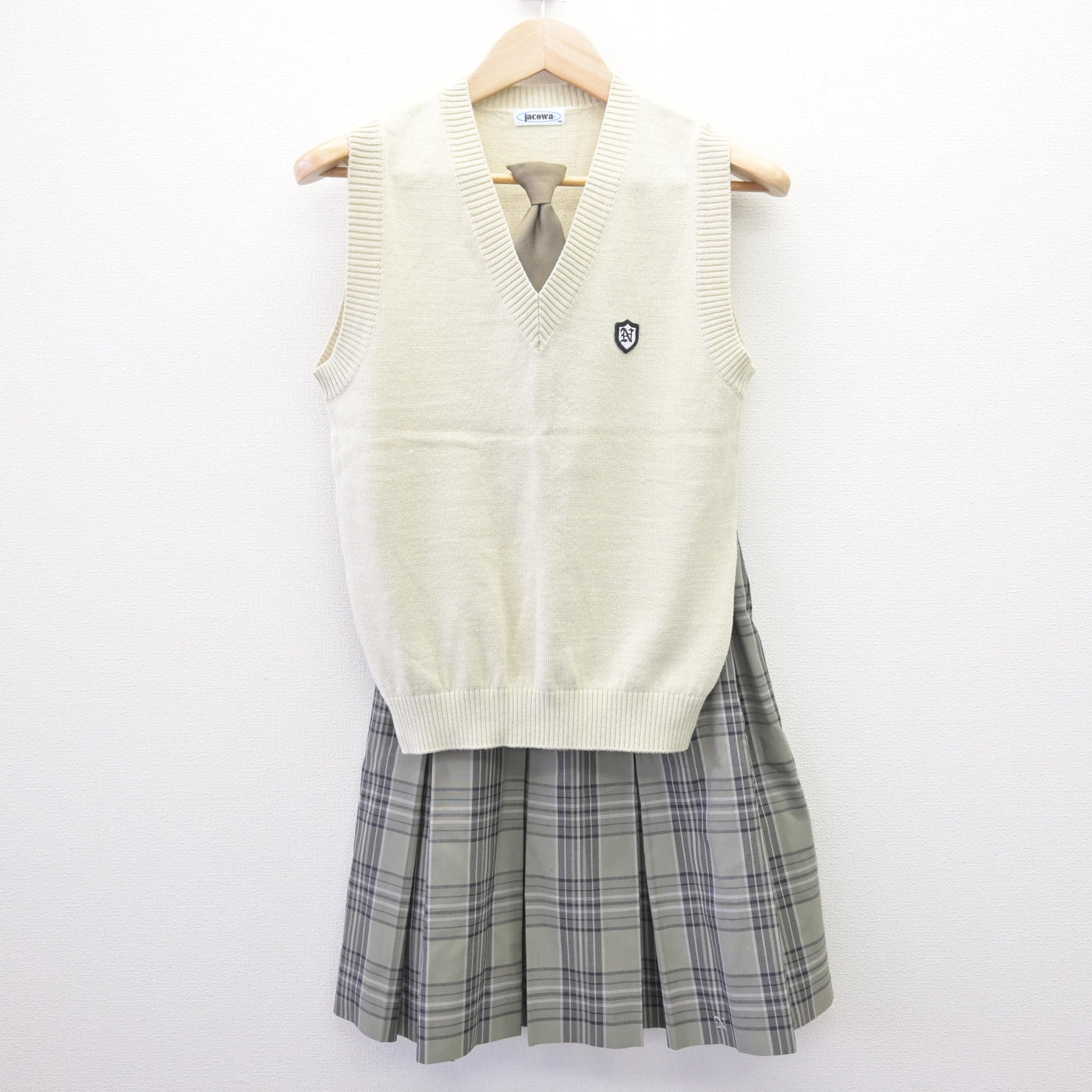 【中古】茨城県 土浦日本大学高等学校 女子制服 3点 (ニットベスト・スカート) sf114134