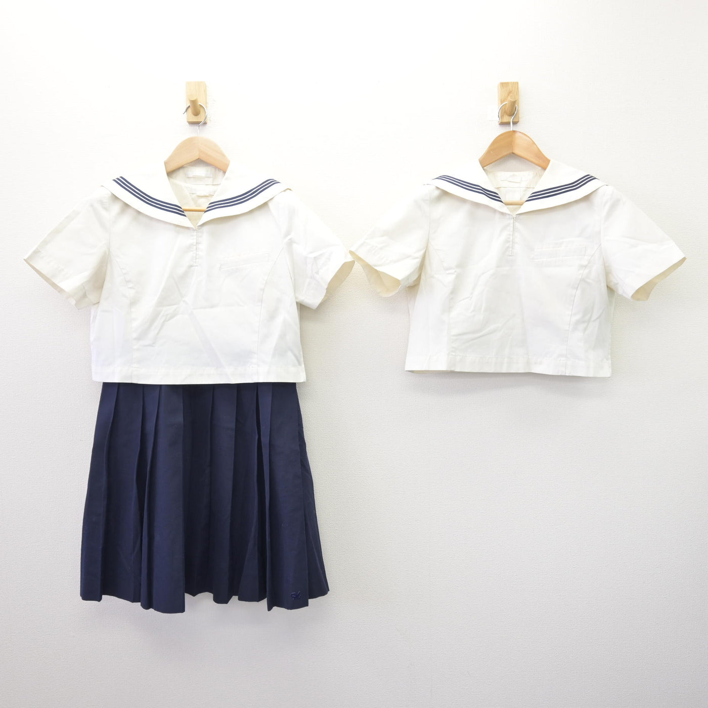 【中古】福岡県 博多女子高等学校 女子制服 3点 (セーラー服・ジャンパースカート) sf114139