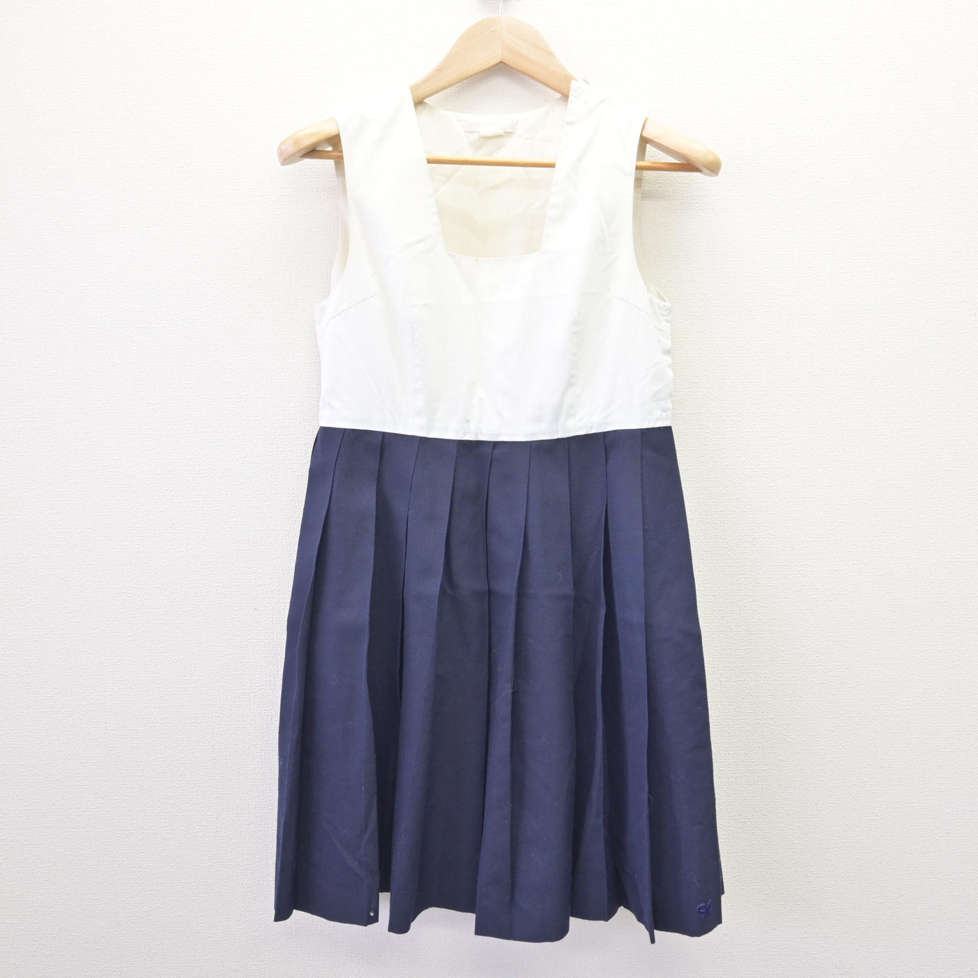 【中古】福岡県 博多女子高等学校 女子制服 3点 (セーラー服・ジャンパースカート) sf114139
