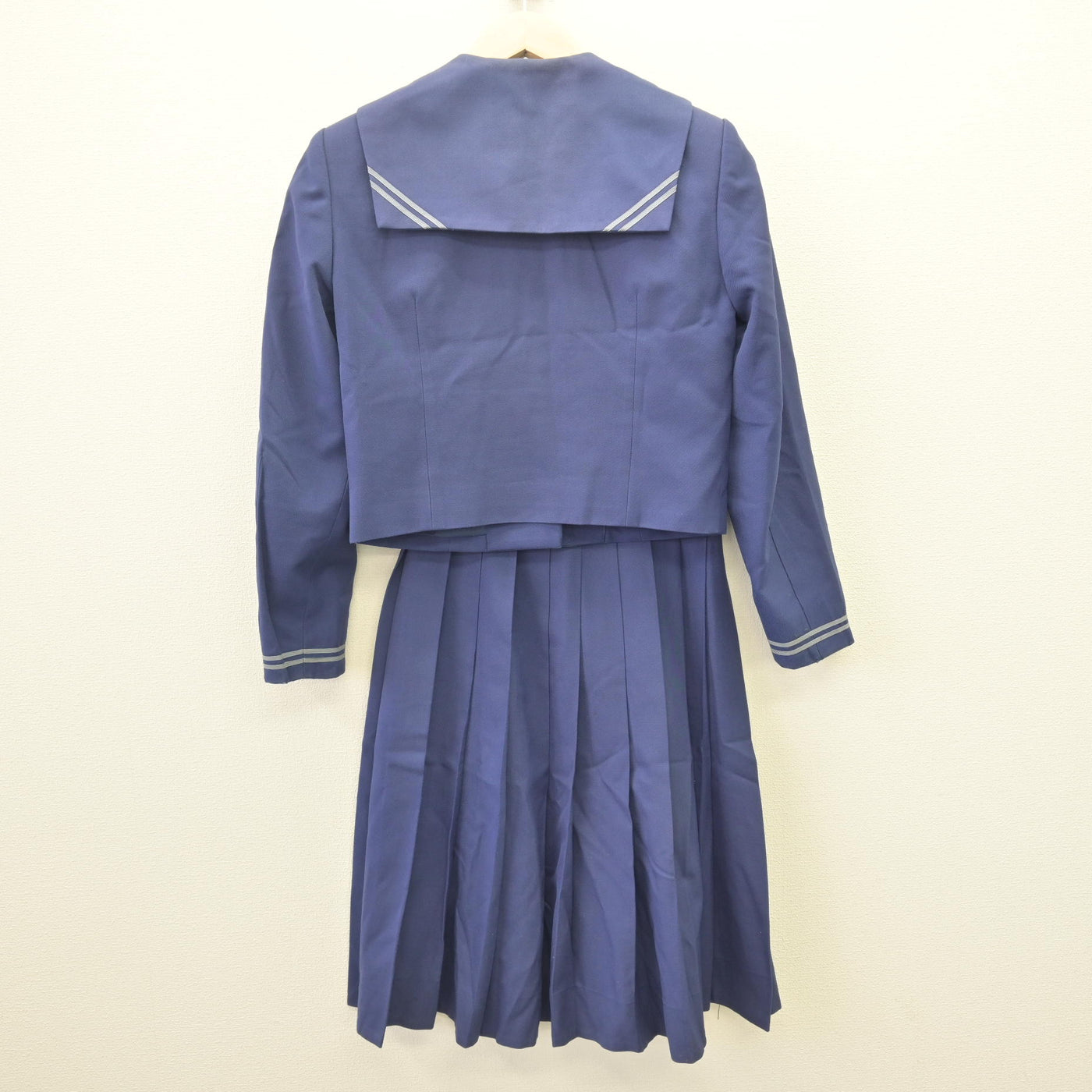 【中古】福岡県 篠栗北中学校 女子制服 3点 (セーラー服・スカート・スカート) sf114140