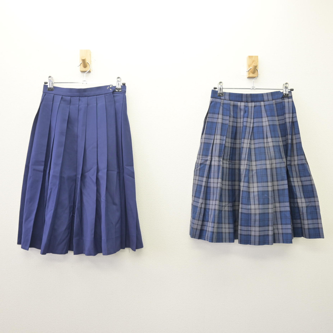 【中古】福岡県 篠栗北中学校 女子制服 3点 (セーラー服・スカート・スカート) sf114140