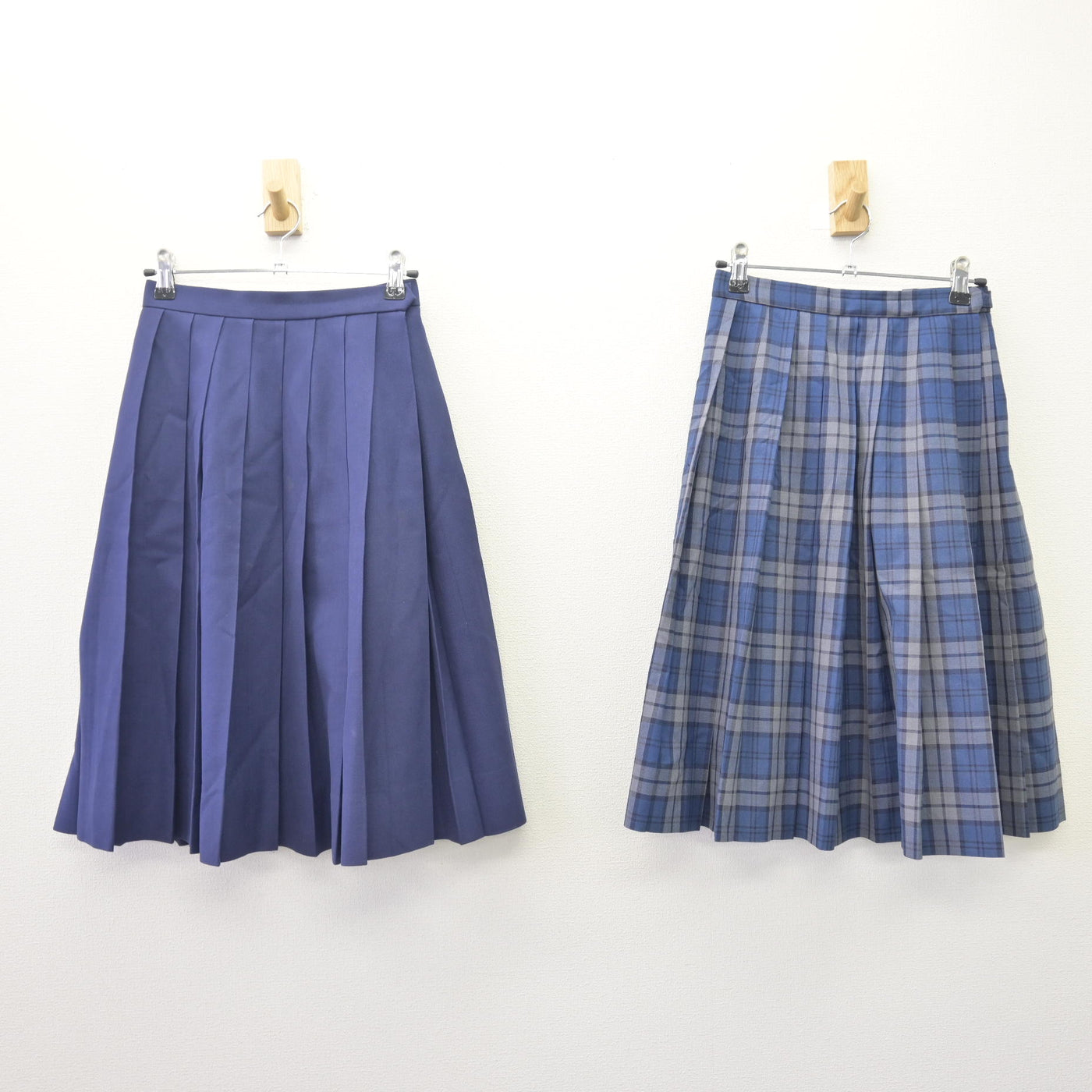 【中古】福岡県 篠栗北中学校 女子制服 2点 (スカート) sf114141