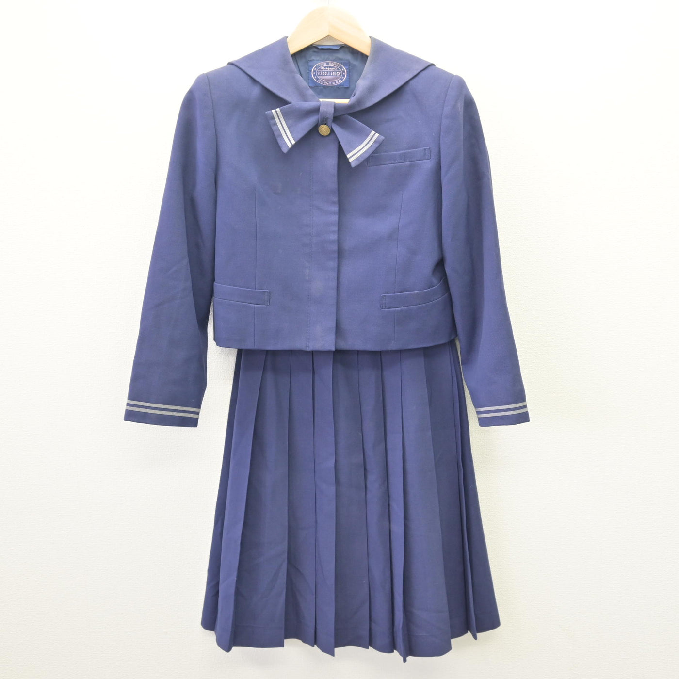 【中古】福岡県 篠栗北中学校 女子制服 3点 (セーラー服・スカート) sf114142