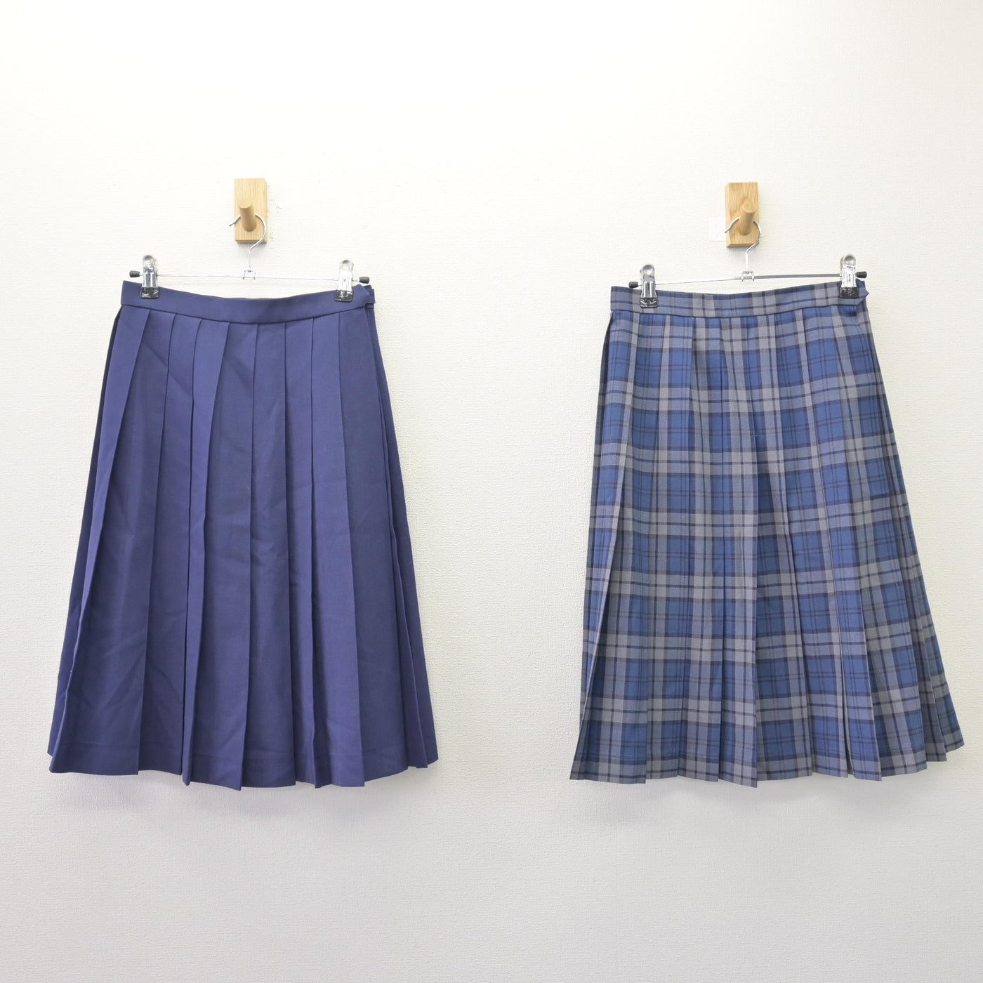 【中古】福岡県 篠栗北中学校 女子制服 3点 (セーラー服・スカート) sf114142