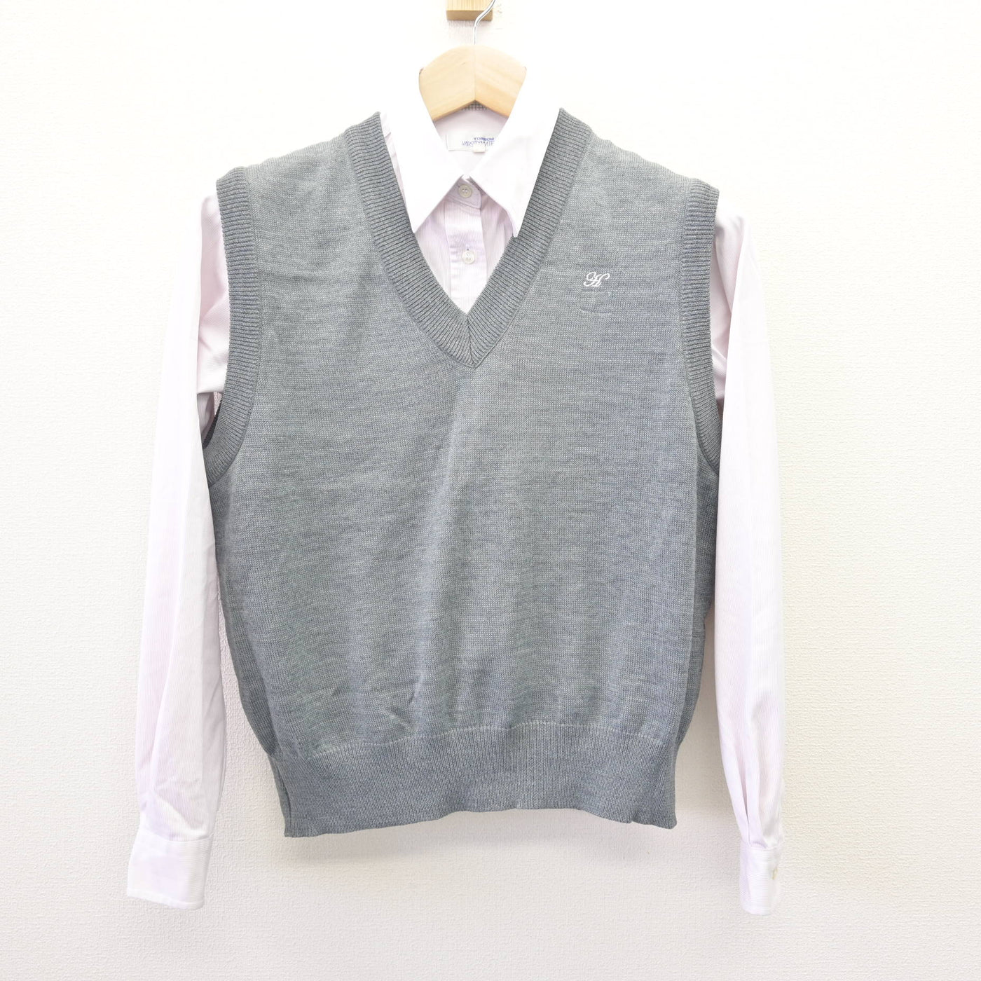 【中古】鹿児島県 鳳凰高等学校/旧制服 女子制服 2点 (ニットベスト・シャツ) sf114148