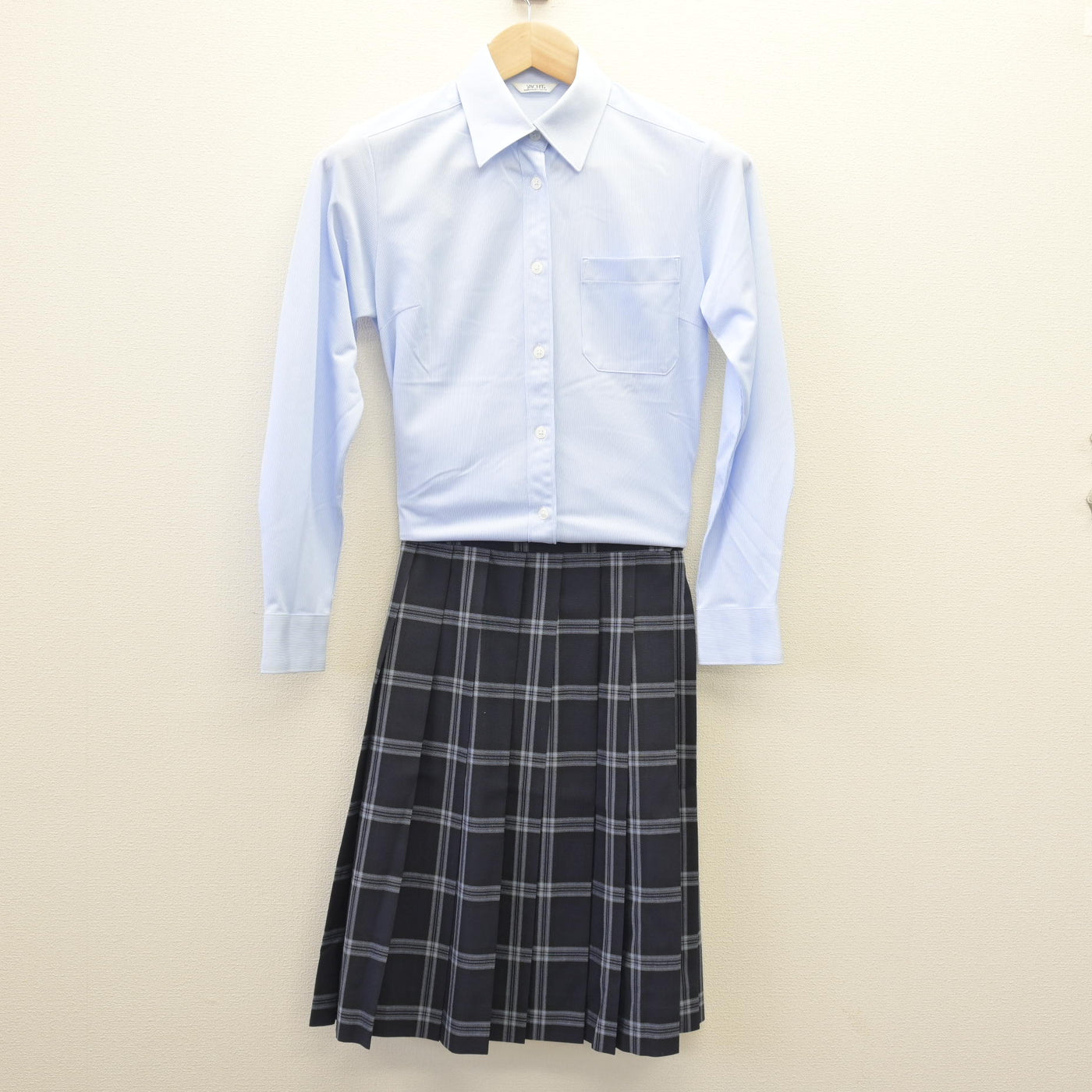 【中古】鳥取県 米子工業高等専門学校 女子制服 2点 (シャツ・スカート) sf114159