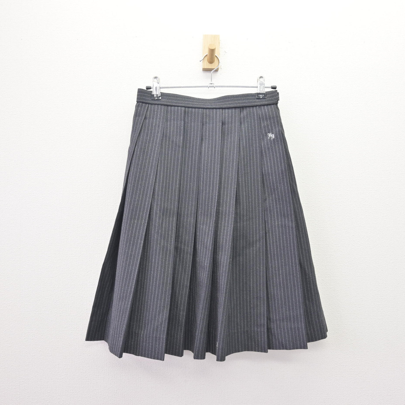 【中古】東京都 東久留米総合高等学校 女子制服 2点 (ニットベスト・スカート) sf114192