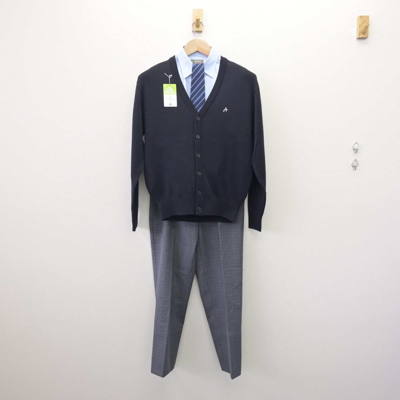 【中古】 飛鳥未来高等学校 女子制服 5点 (ニット・シャツ・ズボン) sf114209