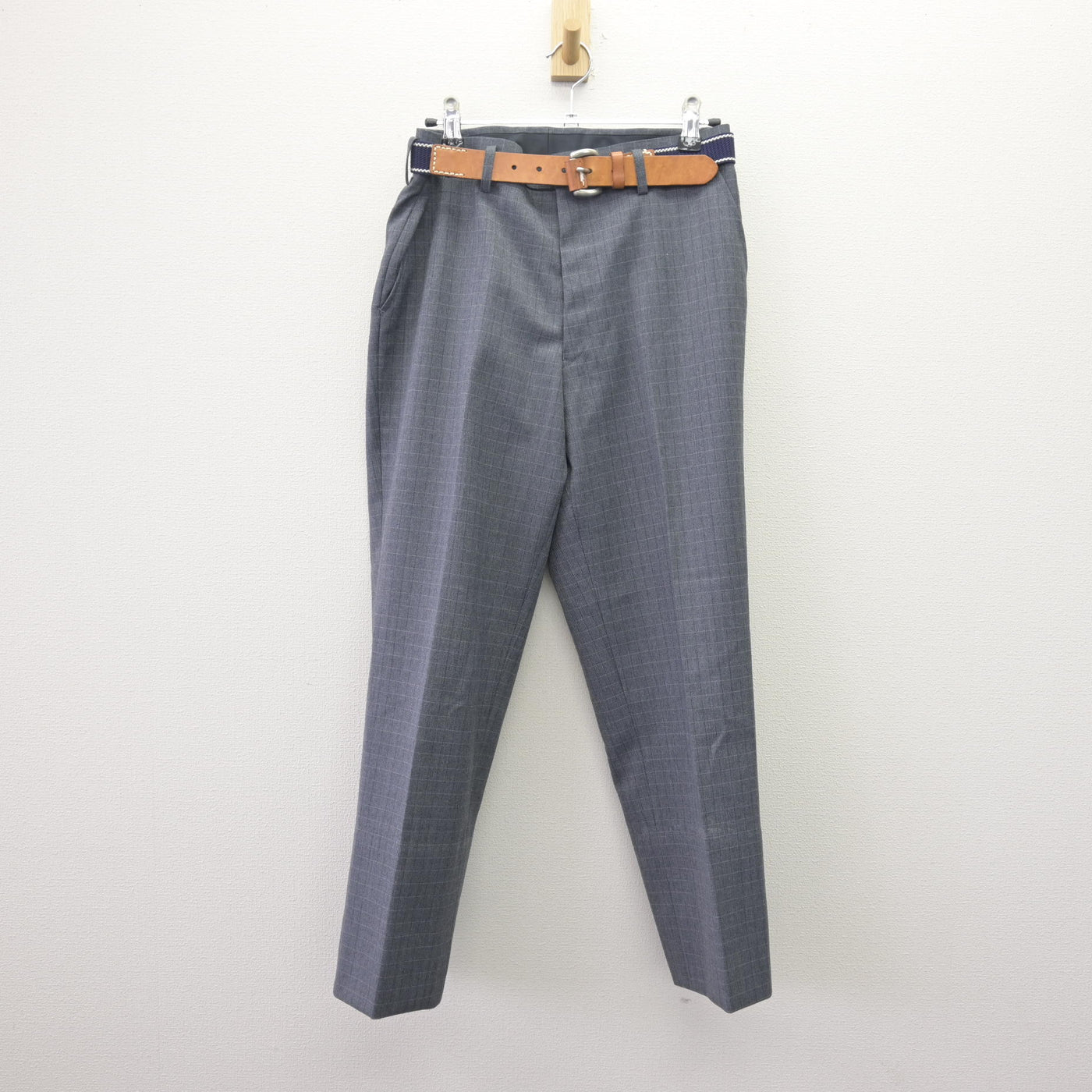 【中古】 飛鳥未来高等学校 女子制服 5点 (ニット・シャツ・ズボン) sf114209