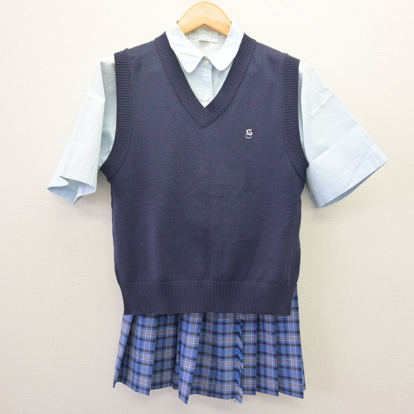 【中古】東京都 下北沢成徳高等学校 女子制服 3点 (ニットベスト・シャツ・スカート) sf114216
