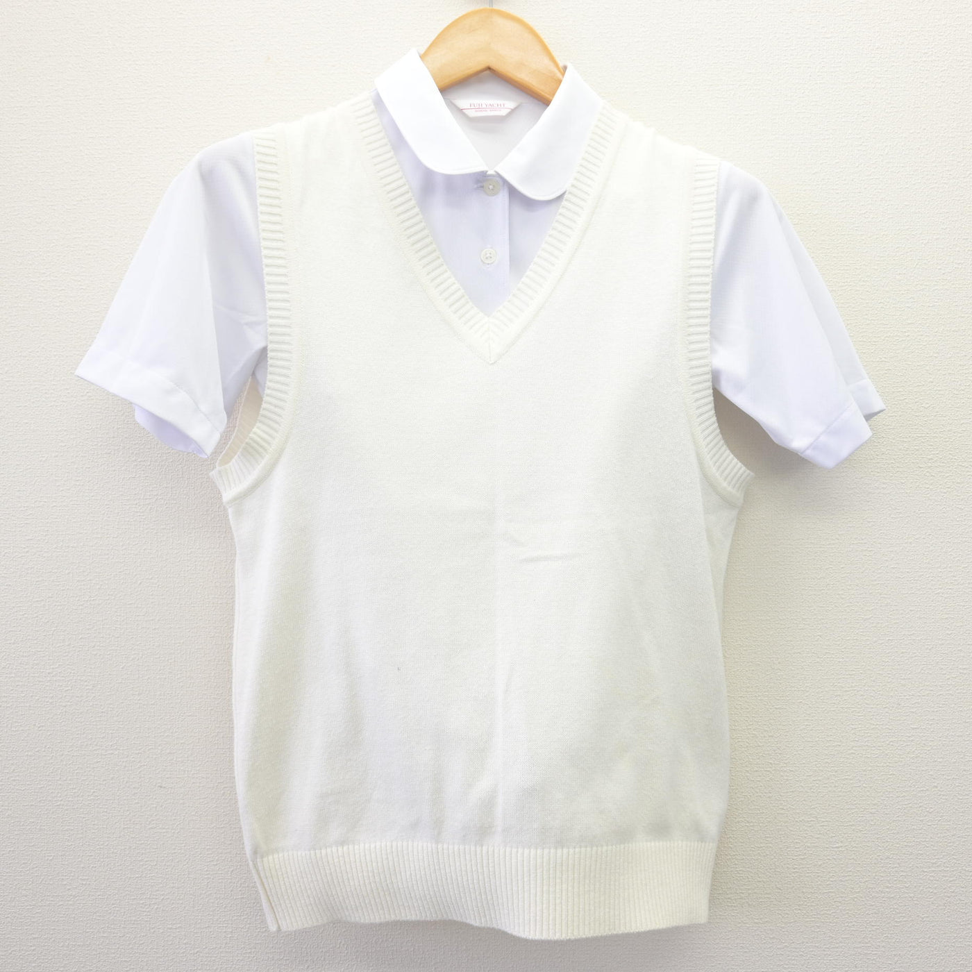 【中古】福岡県 平尾中学校 女子制服 2点 (ニットベスト・シャツ) sf114221